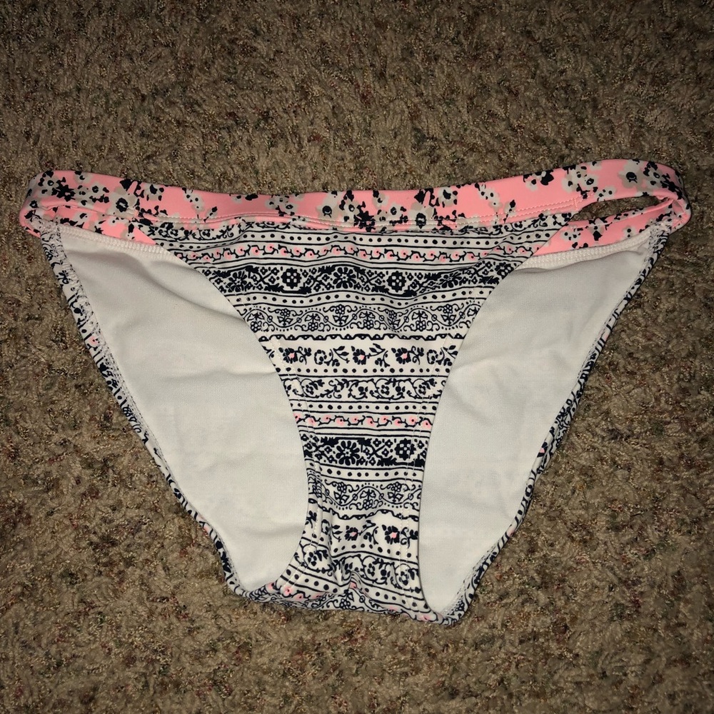⭐️Like new! Cute Navy Blue and Pink Bikini Bottoms